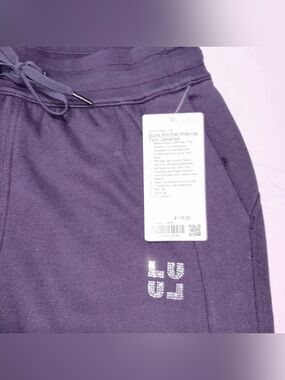 NWT LULULEMON MEDIUM SCUBA MID RISE WIDE LEG PANT*JEWELED ATOMIC PURPLE $118